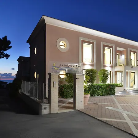 Hotel Mareluna 4*