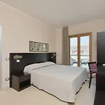 Mareluna Hotel 4*