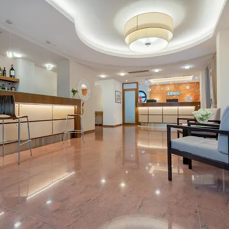 Hotel Mareluna 4*