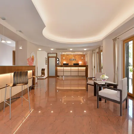 Hotel Mareluna 4*